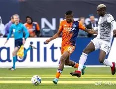 泰勒在执法,战局中屡次,亮牌,OD体育官网,OD体育直播,体育赛事直播,足球直播